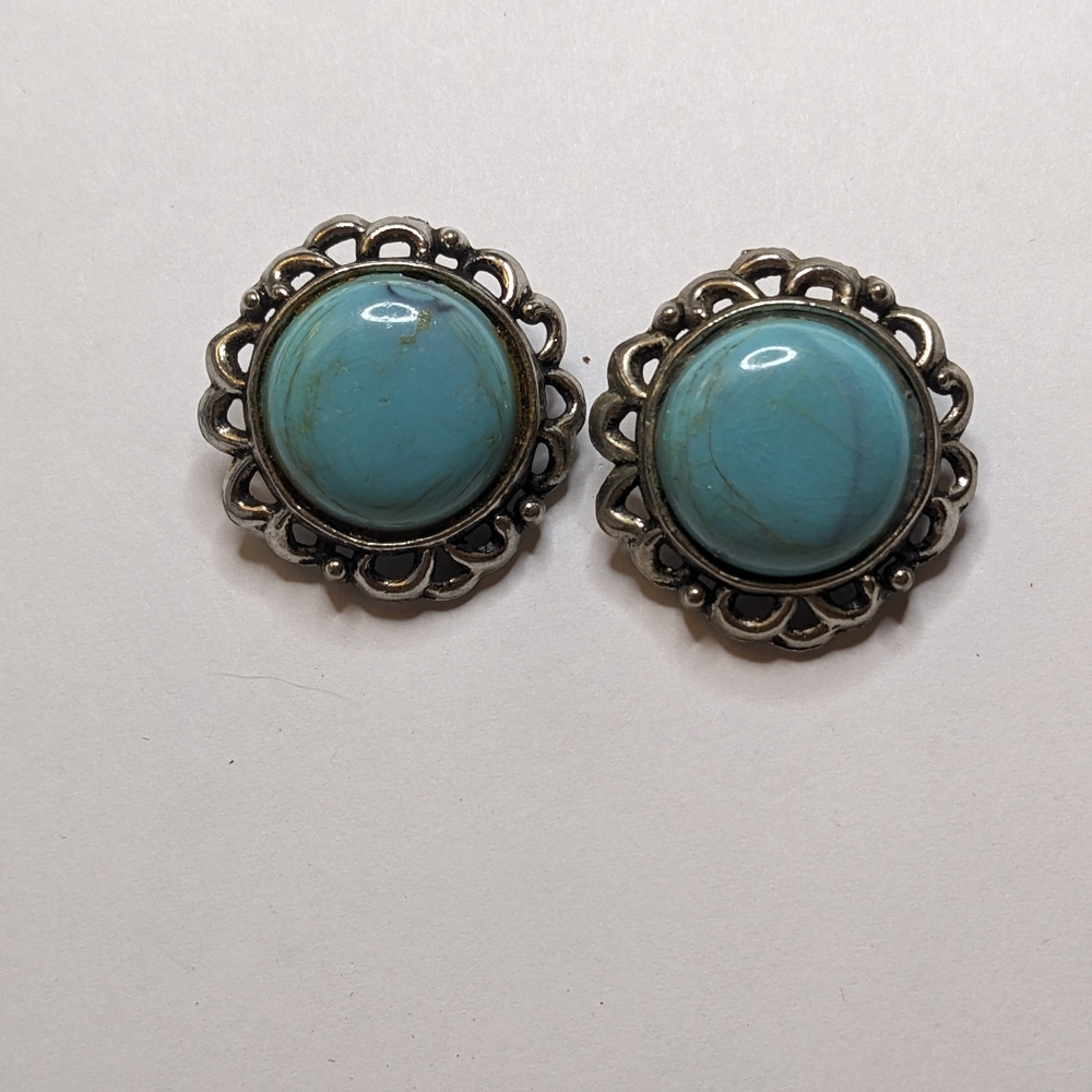 Vintage KARU Arke Inc. Faux Turquoise Clip-On Earrings‎